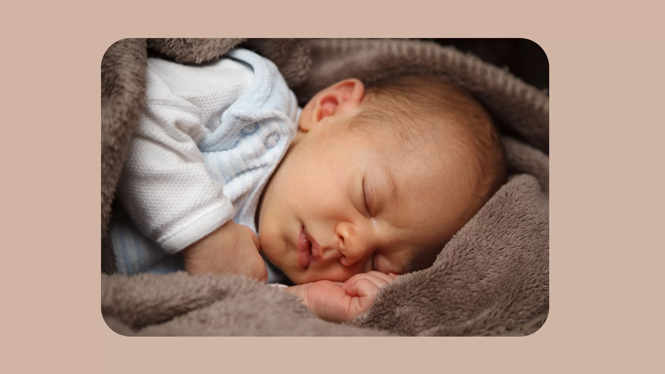 photo d'un bébé en train de dormir